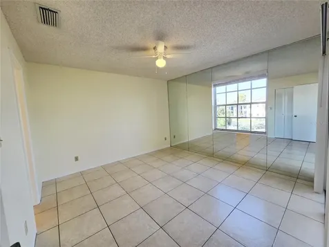 6802 Stones Throw Circle N St Petersburg FL 33710