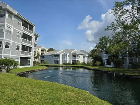 6802 Stones Throw Circle N St Petersburg FL 33710