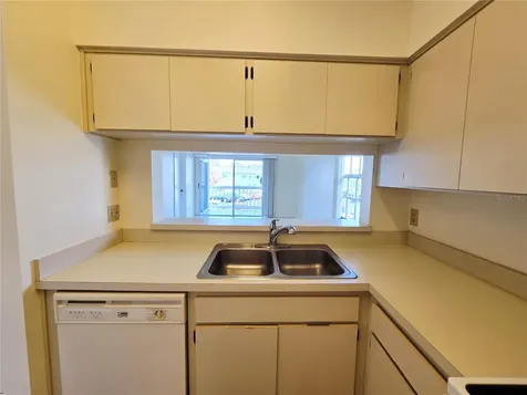 6802 Stones Throw Circle N St Petersburg FL 33710