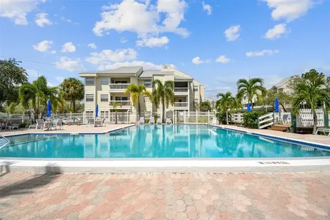 6802 Stones Throw Circle N St Petersburg FL 33710