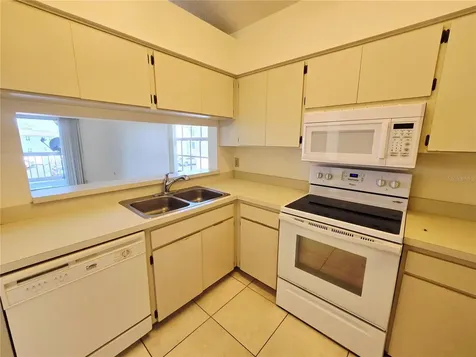 6802 Stones Throw Circle N St Petersburg FL 33710