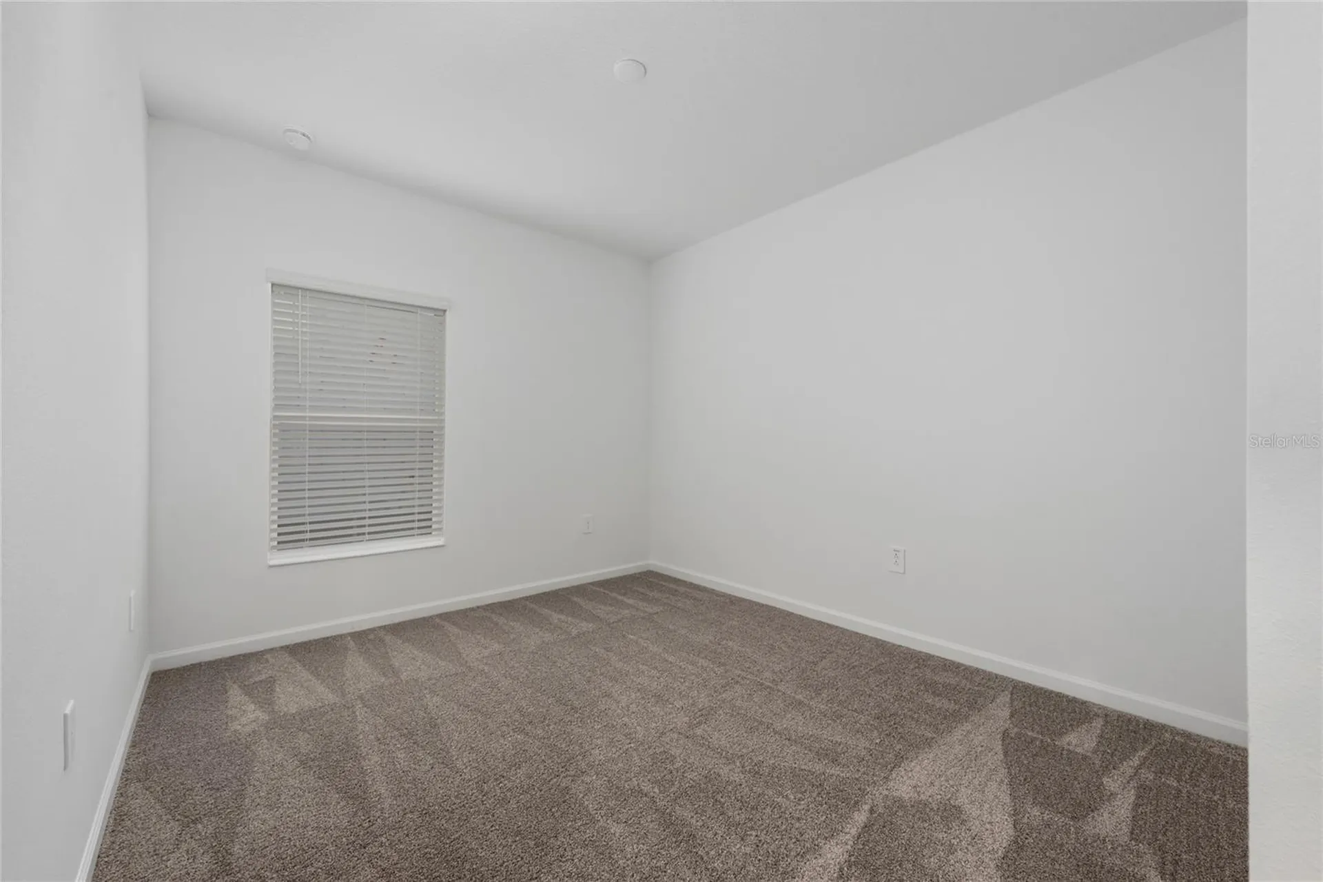 2205 Aquifer Lane Davenport FL 33837