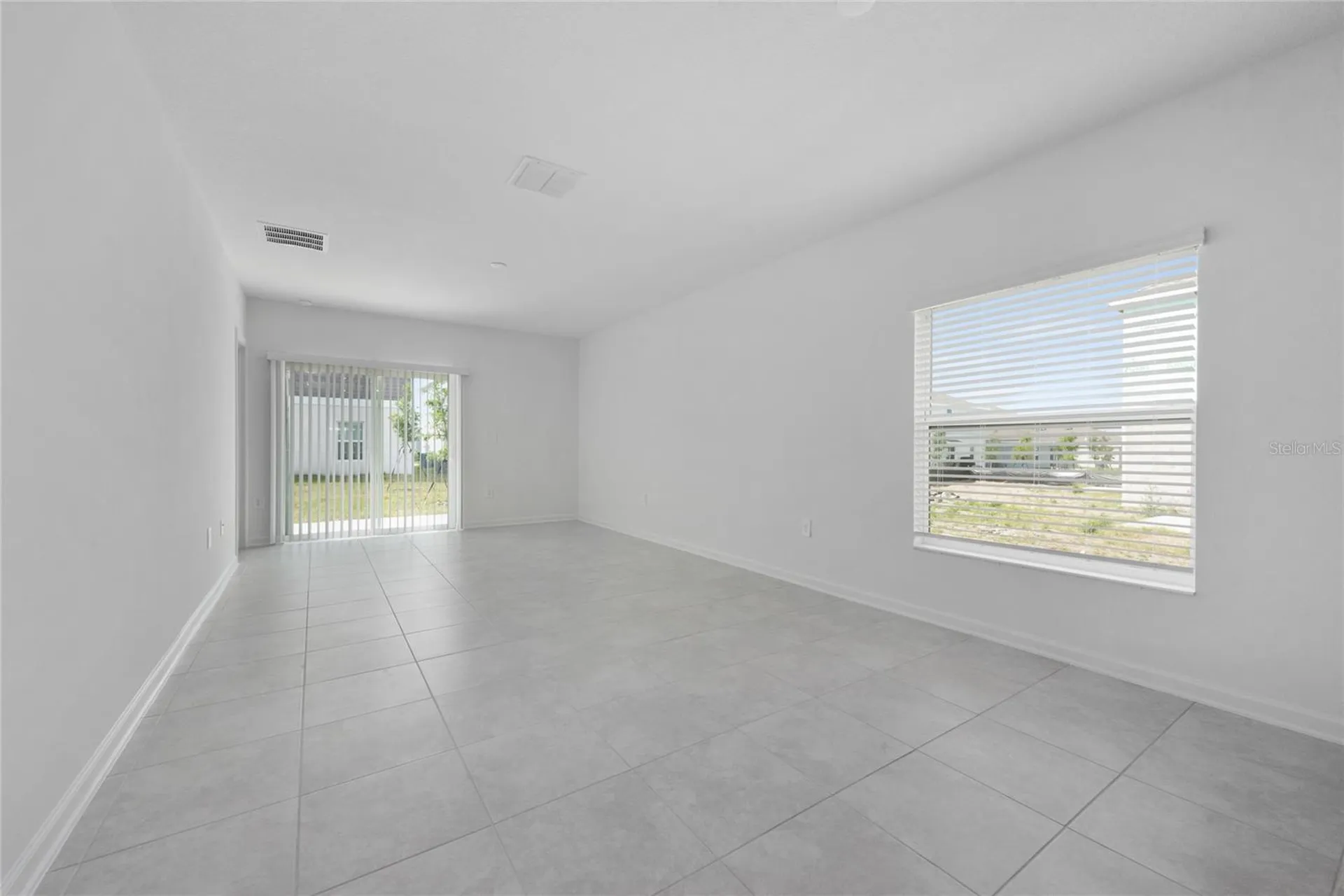 2205 Aquifer Lane Davenport FL 33837