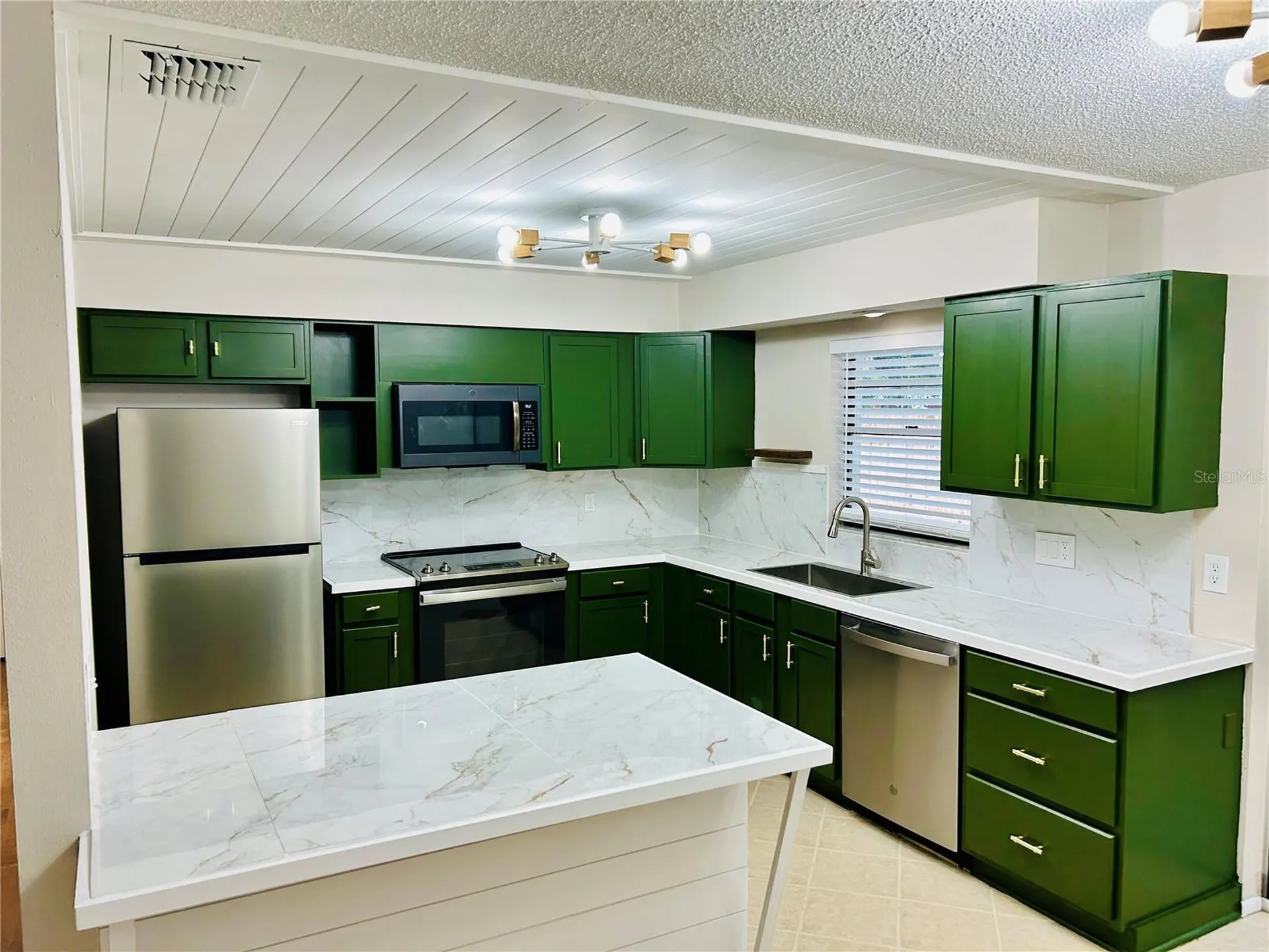 3805 11th Avenue W Bradenton FL 34205