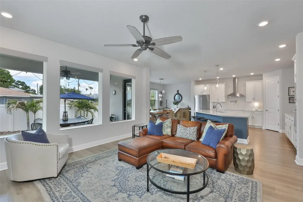 2407 W Gray Street Tampa FL 33609