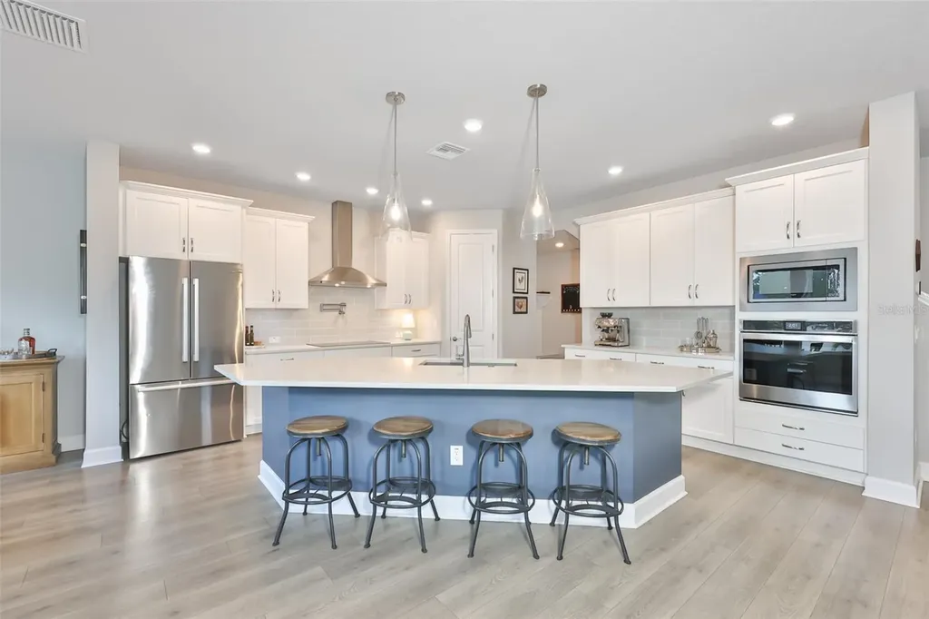 2407 W Gray Street Tampa FL 33609