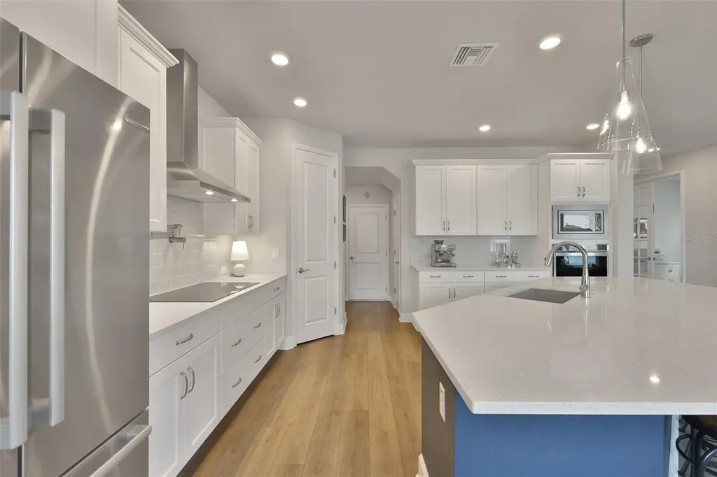 2407 W Gray Street Tampa FL 33609