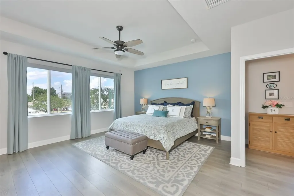 2407 W Gray Street Tampa FL 33609