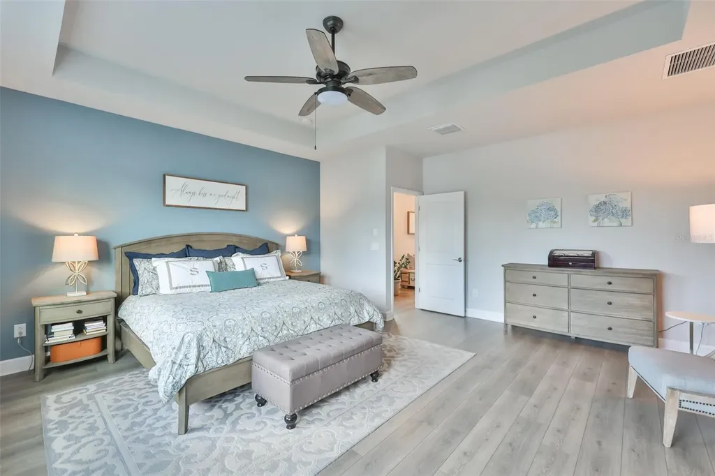 2407 W Gray Street Tampa FL 33609