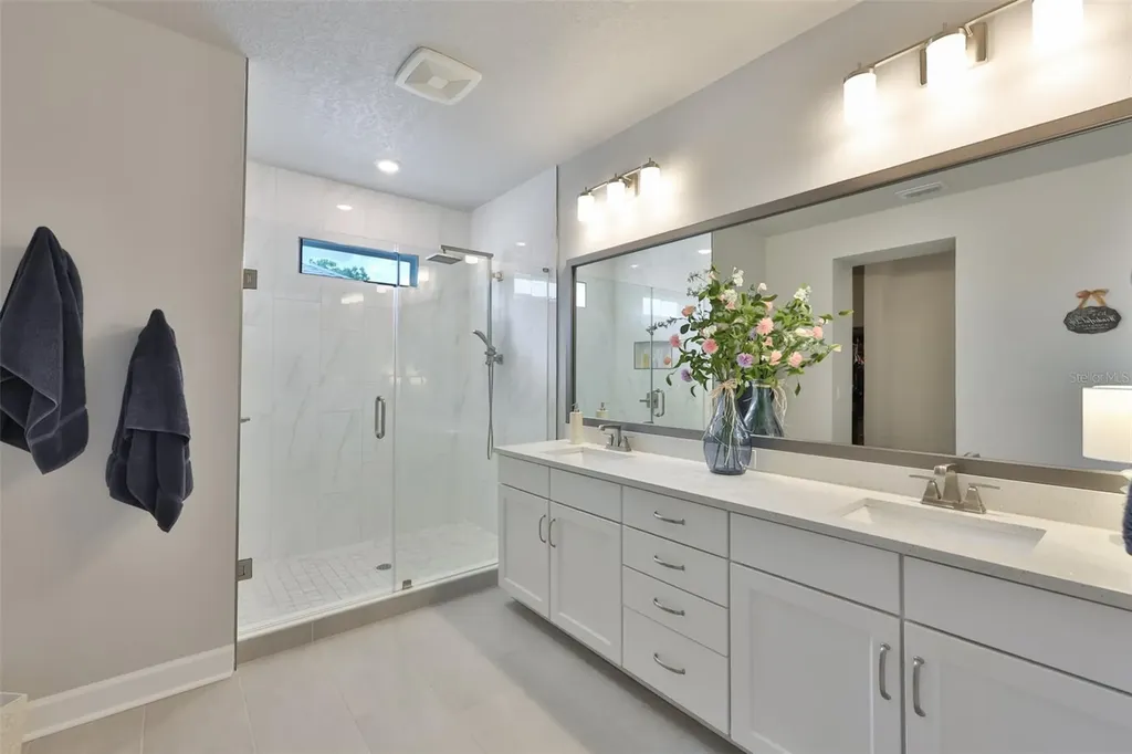 2407 W Gray Street Tampa FL 33609