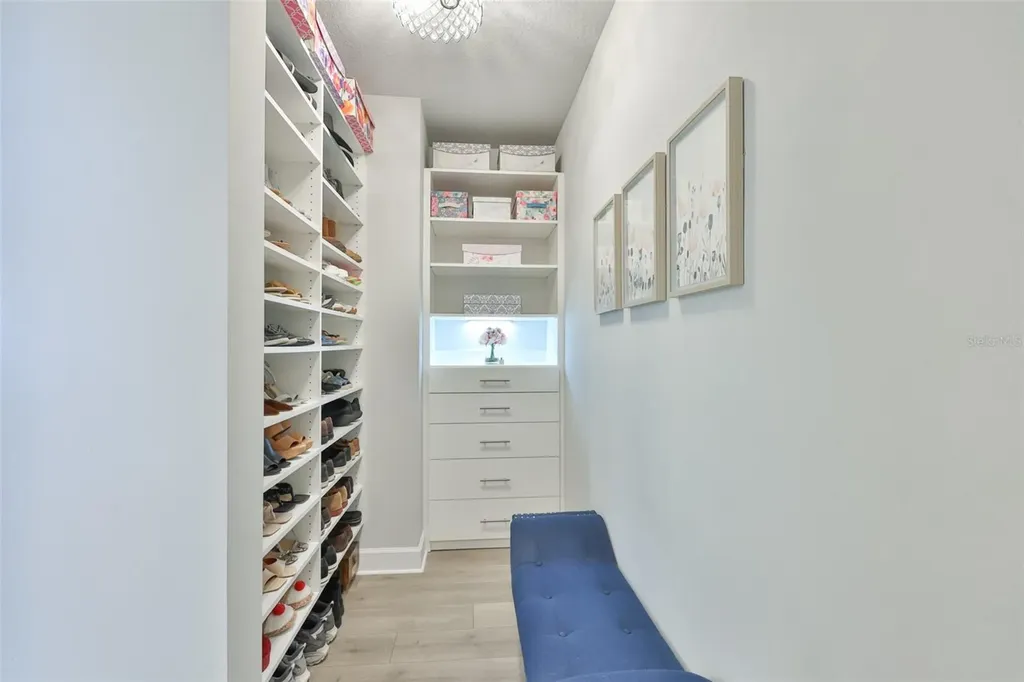 2407 W Gray Street Tampa FL 33609