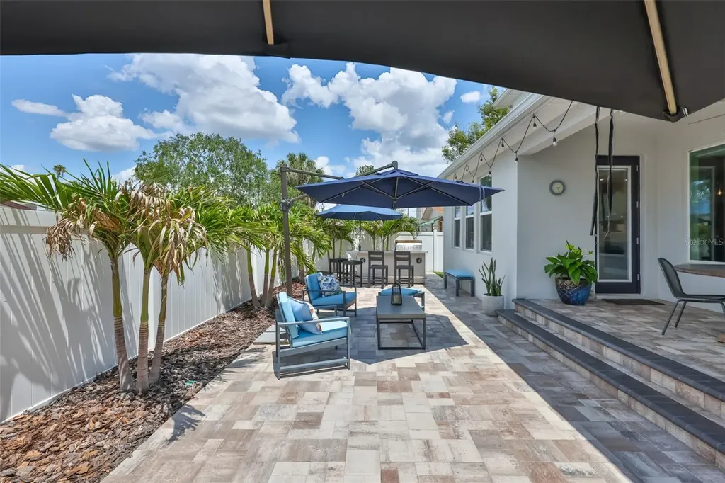 2407 W Gray Street Tampa FL 33609