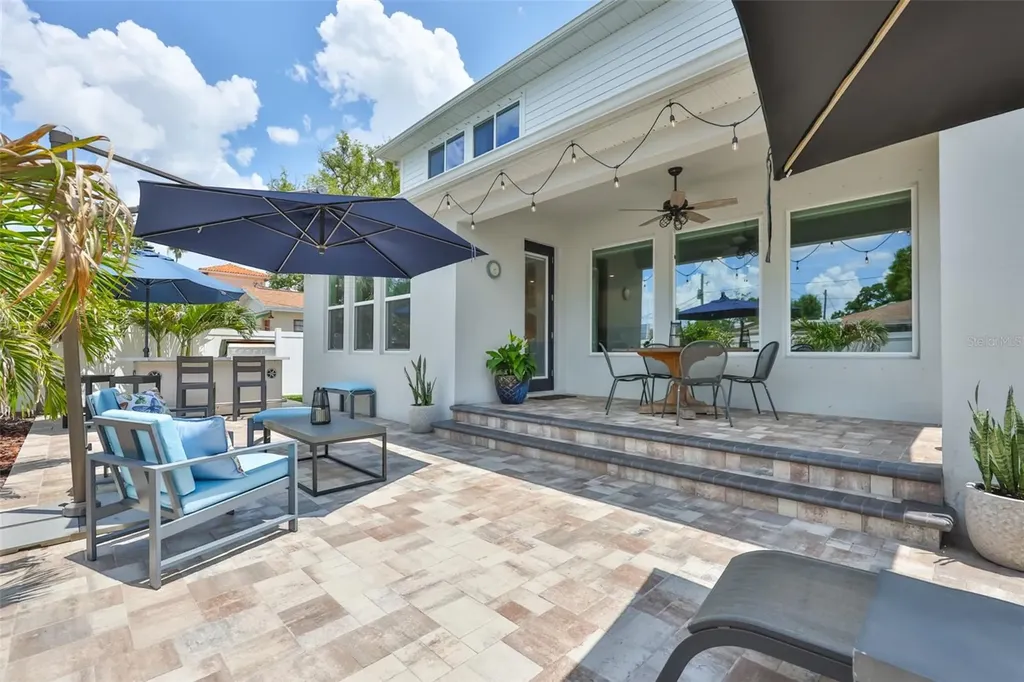 2407 W Gray Street Tampa FL 33609