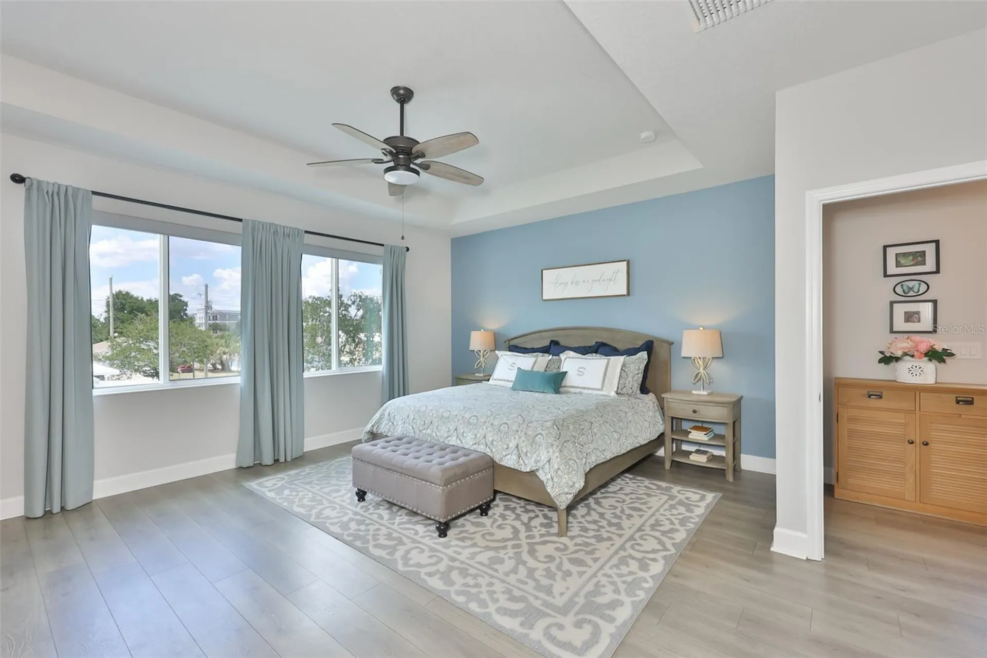 2407 W Gray Street Tampa FL 33609