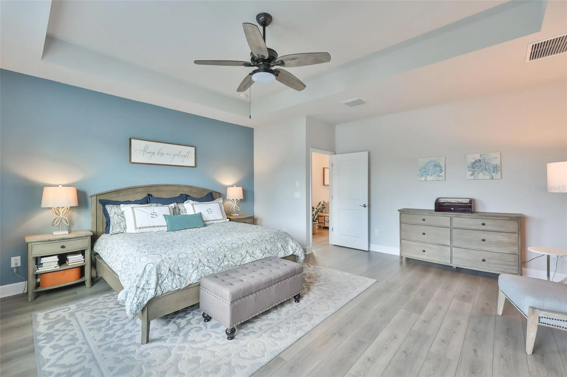 2407 W Gray Street Tampa FL 33609