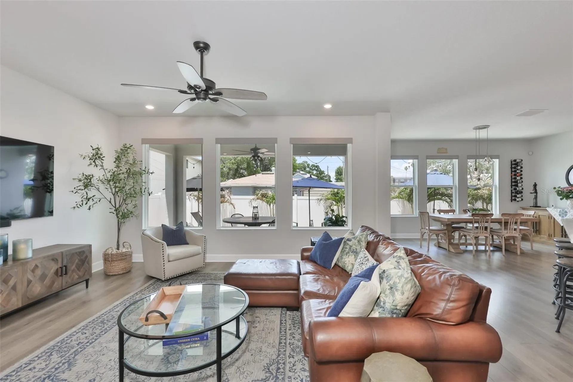 2407 W Gray Street Tampa FL 33609