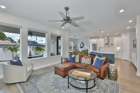 2407 W Gray Street Tampa FL 33609
