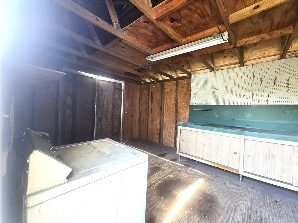 1124 Jerry Smith Road Dover FL 33527