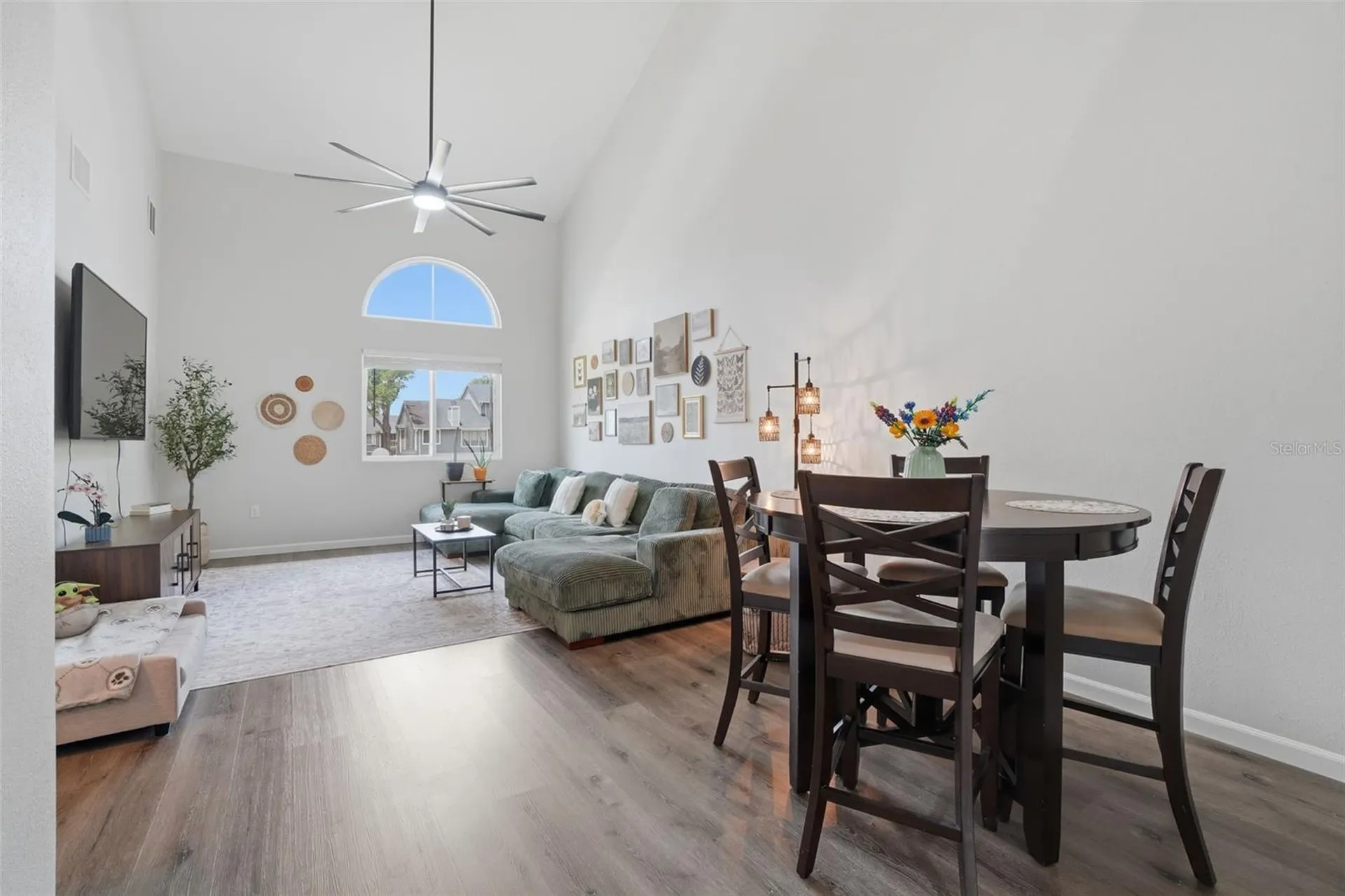 2264 Grenwich Avenue Orlando FL 32817