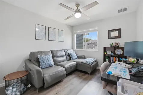 2264 Grenwich Avenue Orlando FL 32817