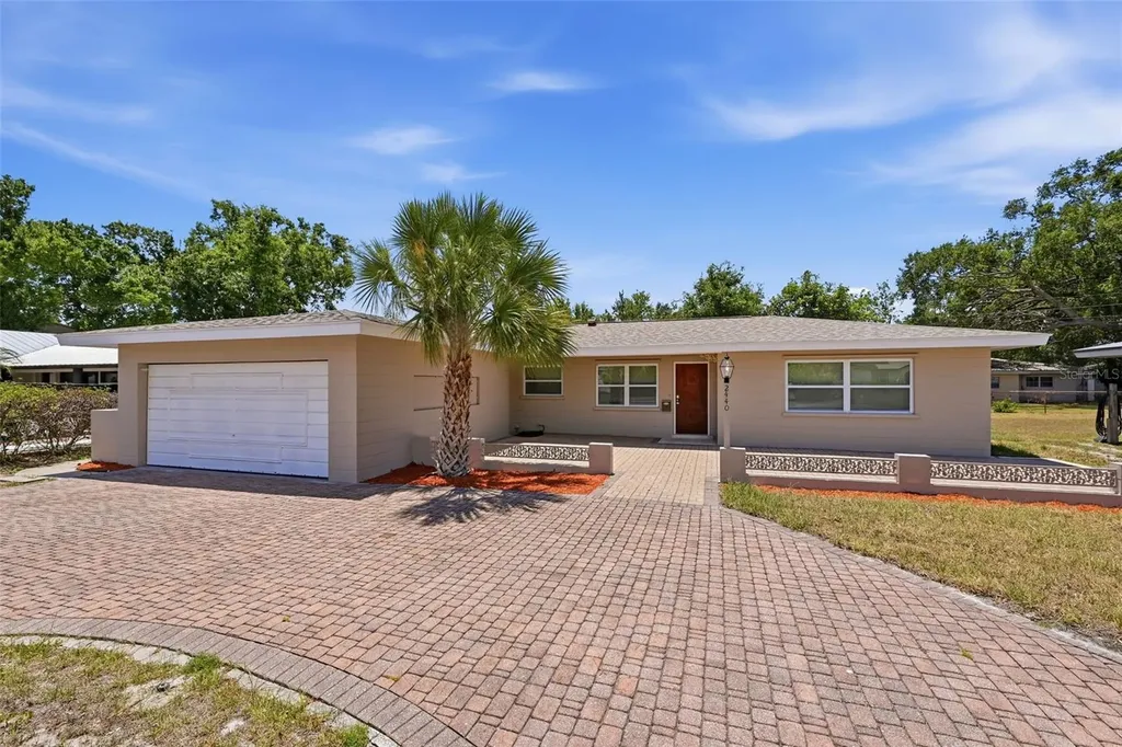 2440 66th Avenue S St Petersburg FL 33712