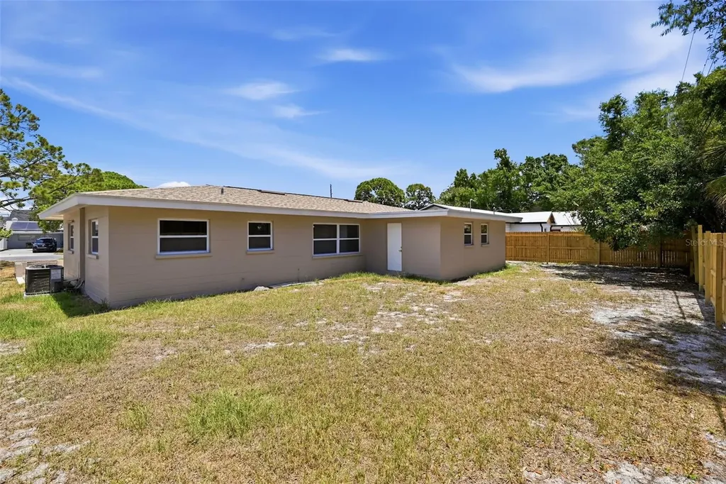 2440 66th Avenue S St Petersburg FL 33712