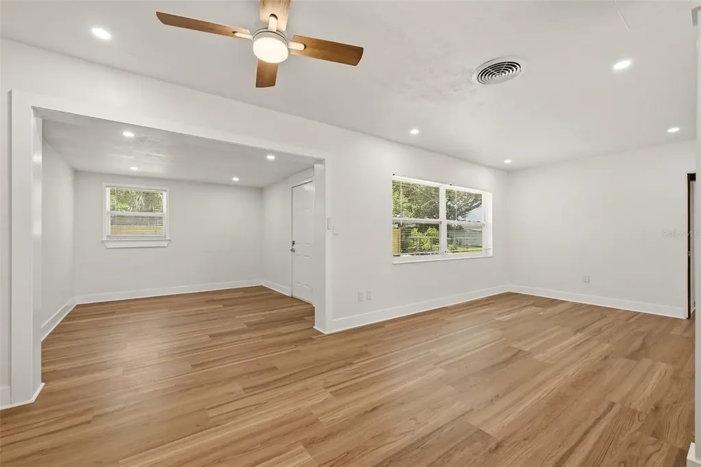 2440 66th Avenue S St Petersburg FL 33712