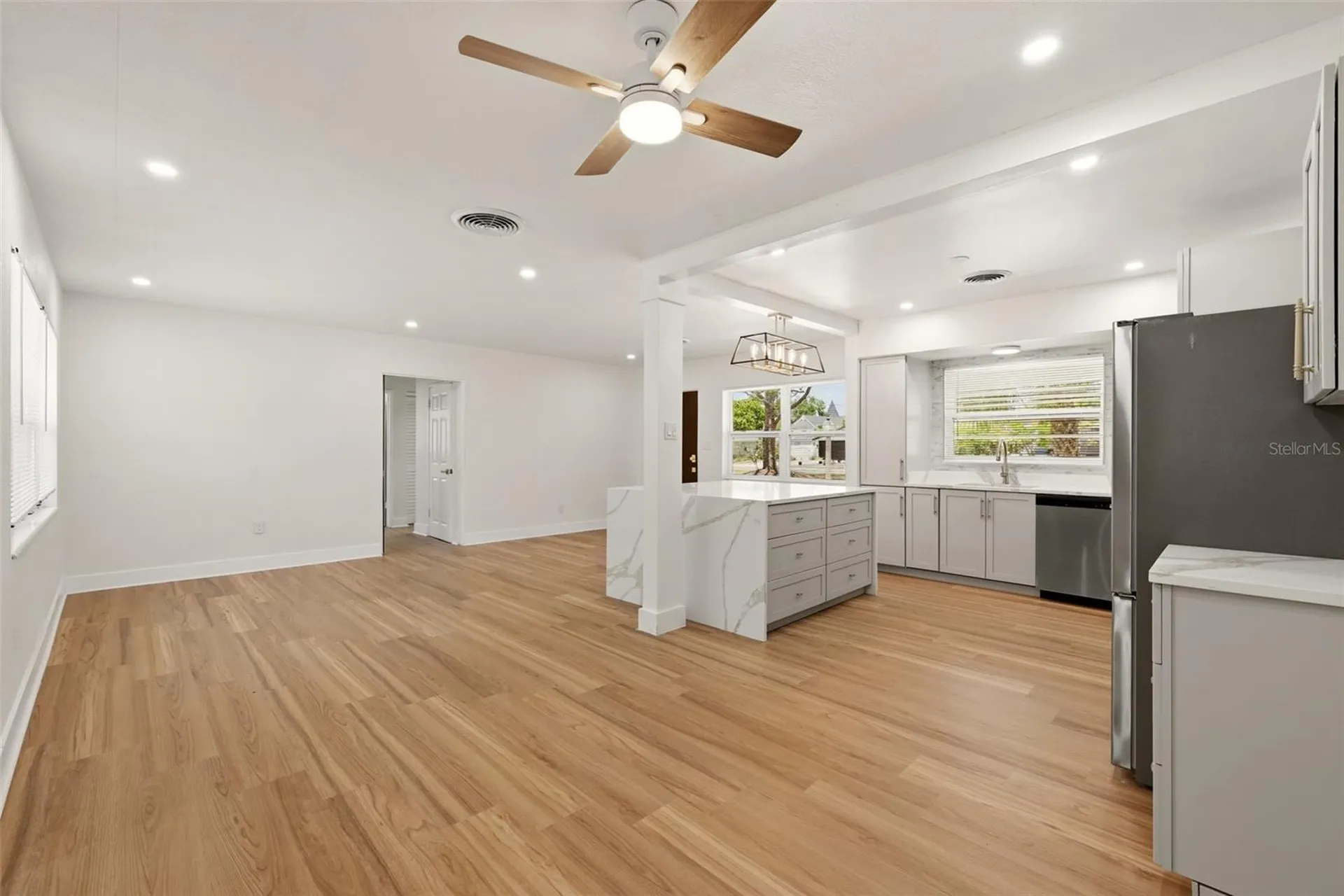 2440 66th Avenue S St Petersburg FL 33712