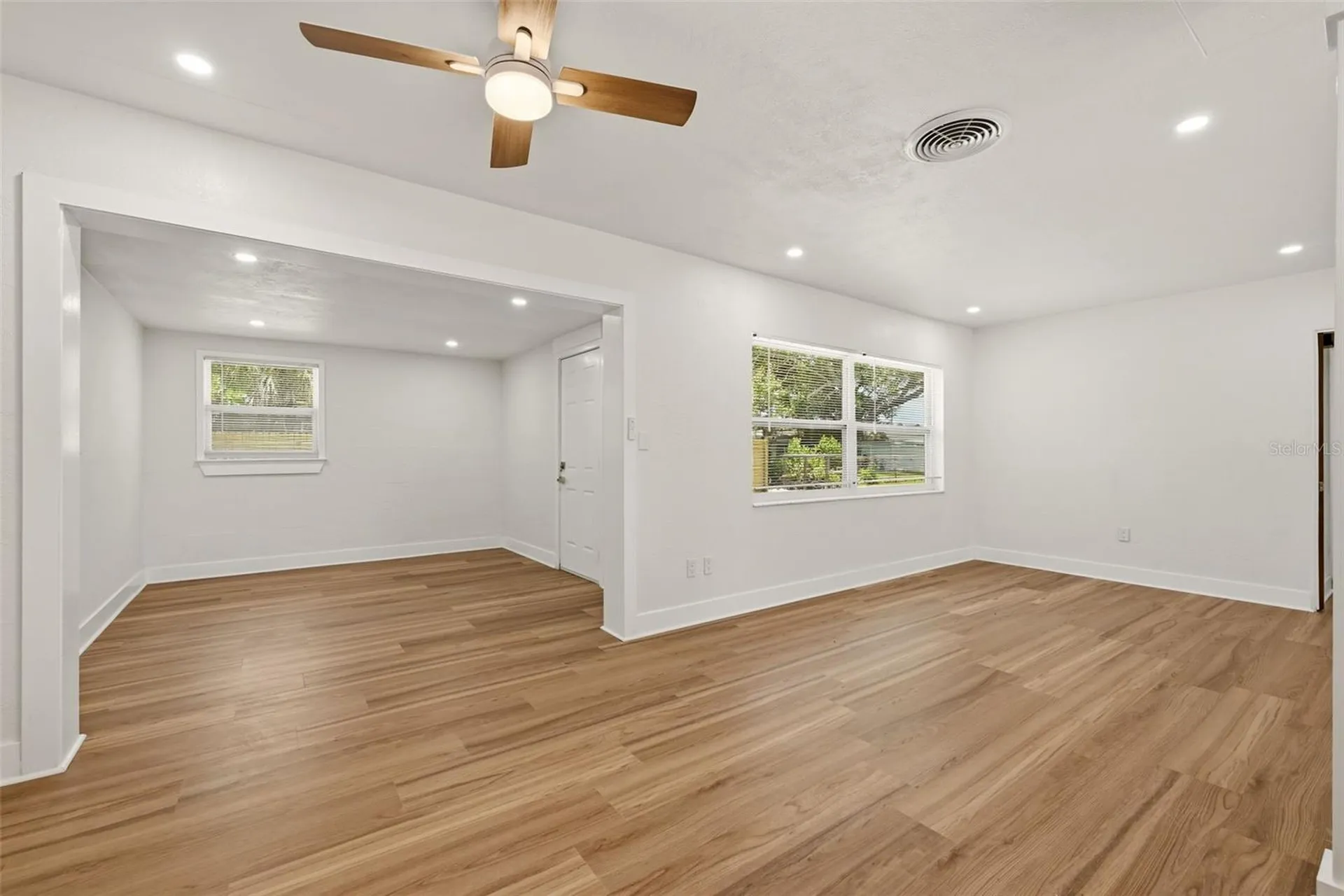 2440 66th Avenue S St Petersburg FL 33712