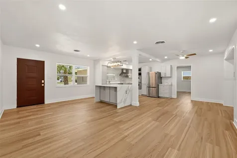 2440 66th Avenue S St Petersburg FL 33712