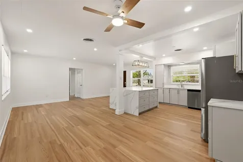 2440 66th Avenue S St Petersburg FL 33712