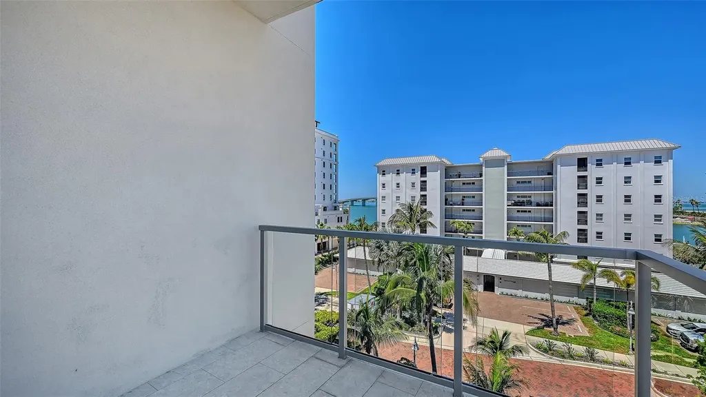 253 Golden Gate Point Sarasota FL 34236