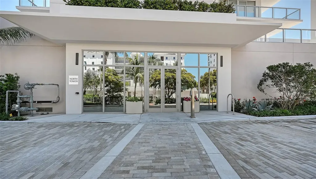 253 Golden Gate Point Sarasota FL 34236