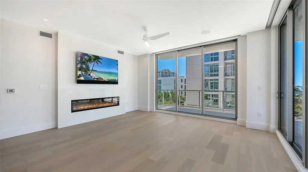 253 Golden Gate Point Sarasota FL 34236