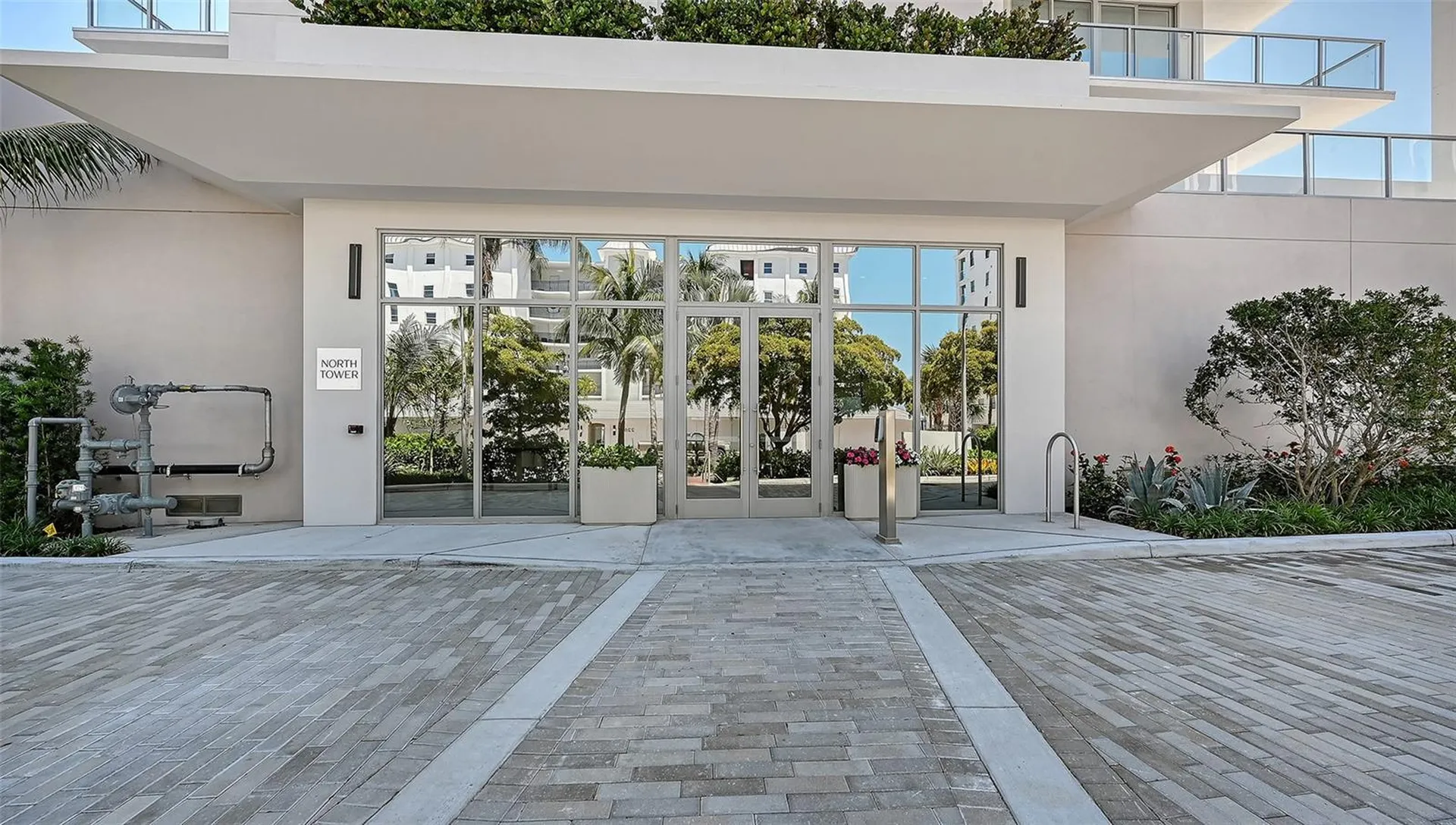 253 Golden Gate Point Sarasota FL 34236