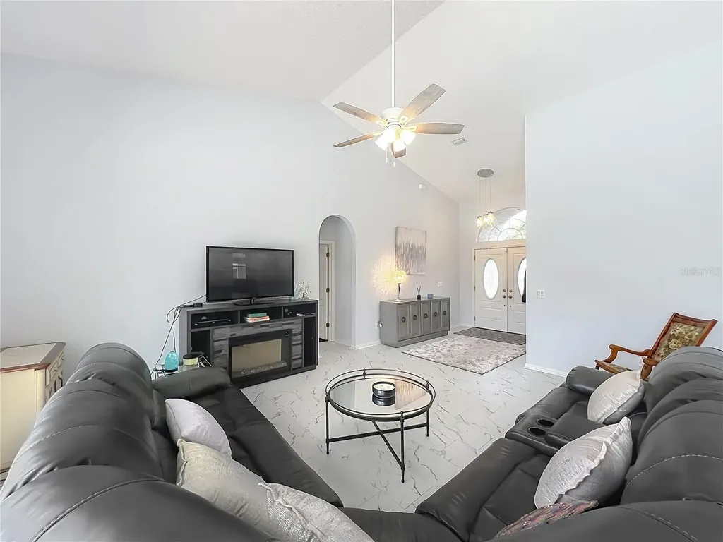 909 Grovesmere Loop Ocoee FL 34761
