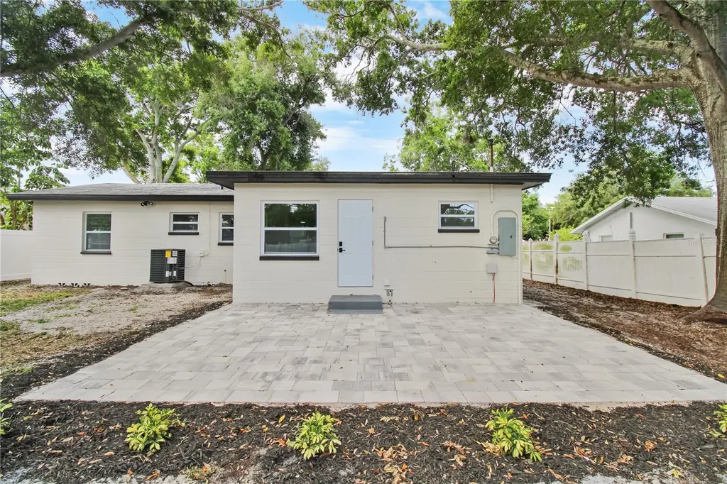 1110 1st Avenue NW Largo FL 33770