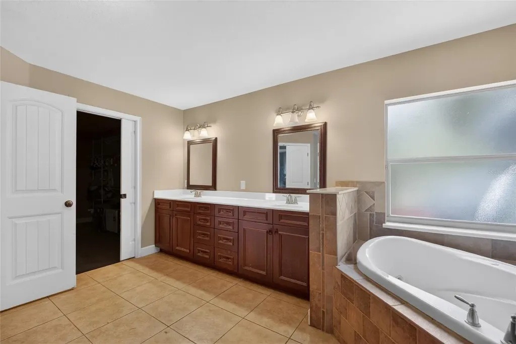 1098 NW 165th Court Road Dunnellon FL 34432