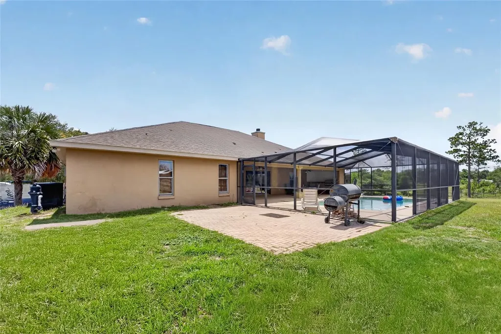 1098 NW 165th Court Road Dunnellon FL 34432