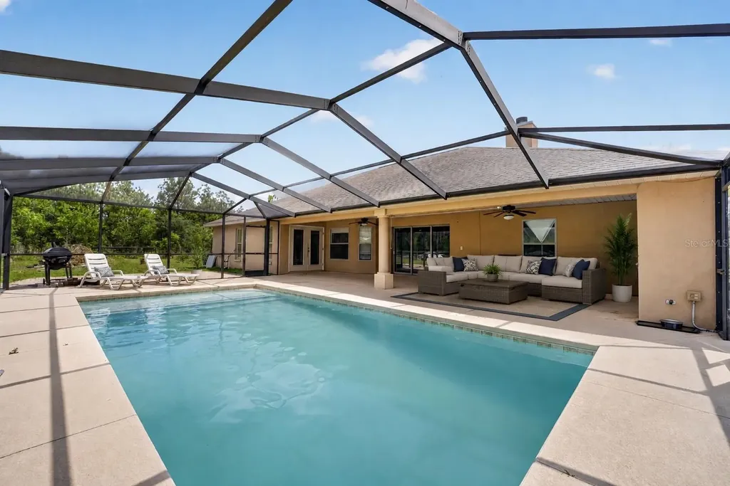 1098 NW 165th Court Road Dunnellon FL 34432