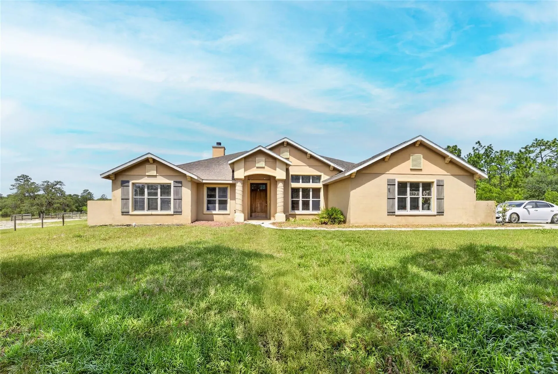 1098 NW 165th Court Road Dunnellon FL 34432