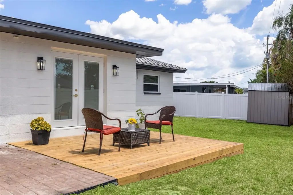 5576 Williamsdale Court Seminole FL 33772