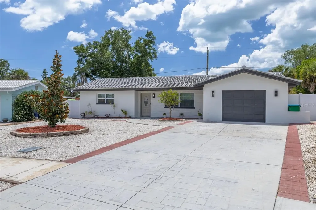 5576 Williamsdale Court Seminole FL 33772