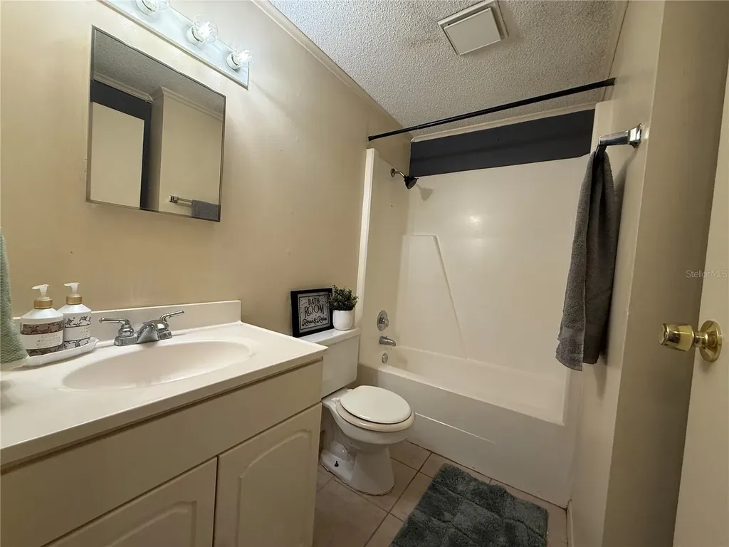 2490 SW 14th Drive Gainesville FL 32608