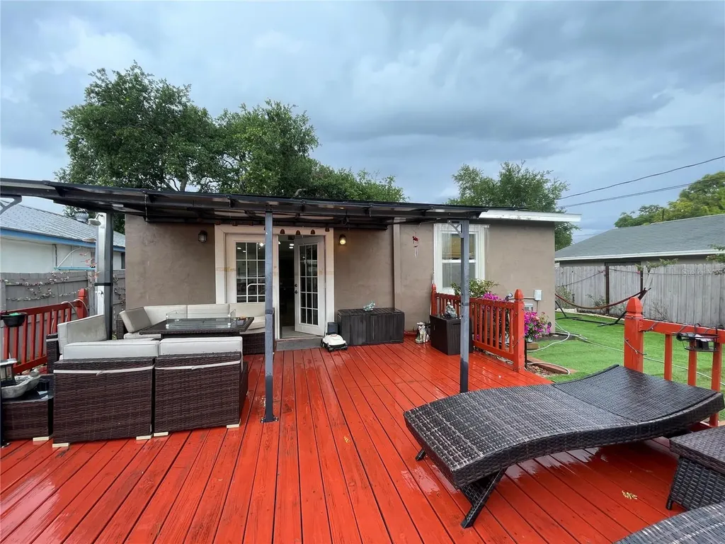 8002 48th Avenue N St Petersburg FL 33709