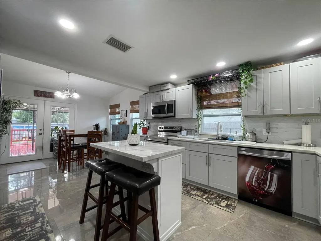 8002 48th Avenue N St Petersburg FL 33709