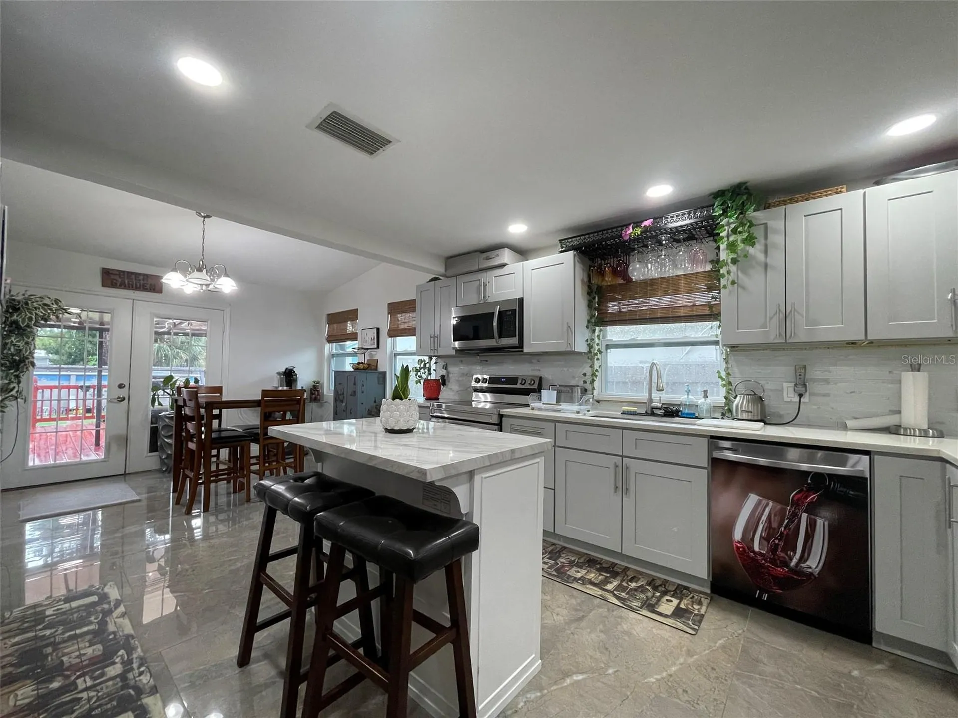 8002 48th Avenue N St Petersburg FL 33709