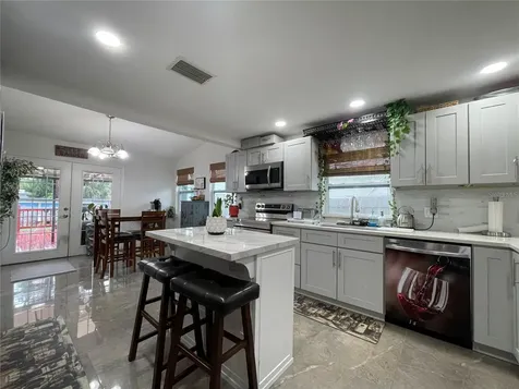 8002 48th Avenue N St Petersburg FL 33709