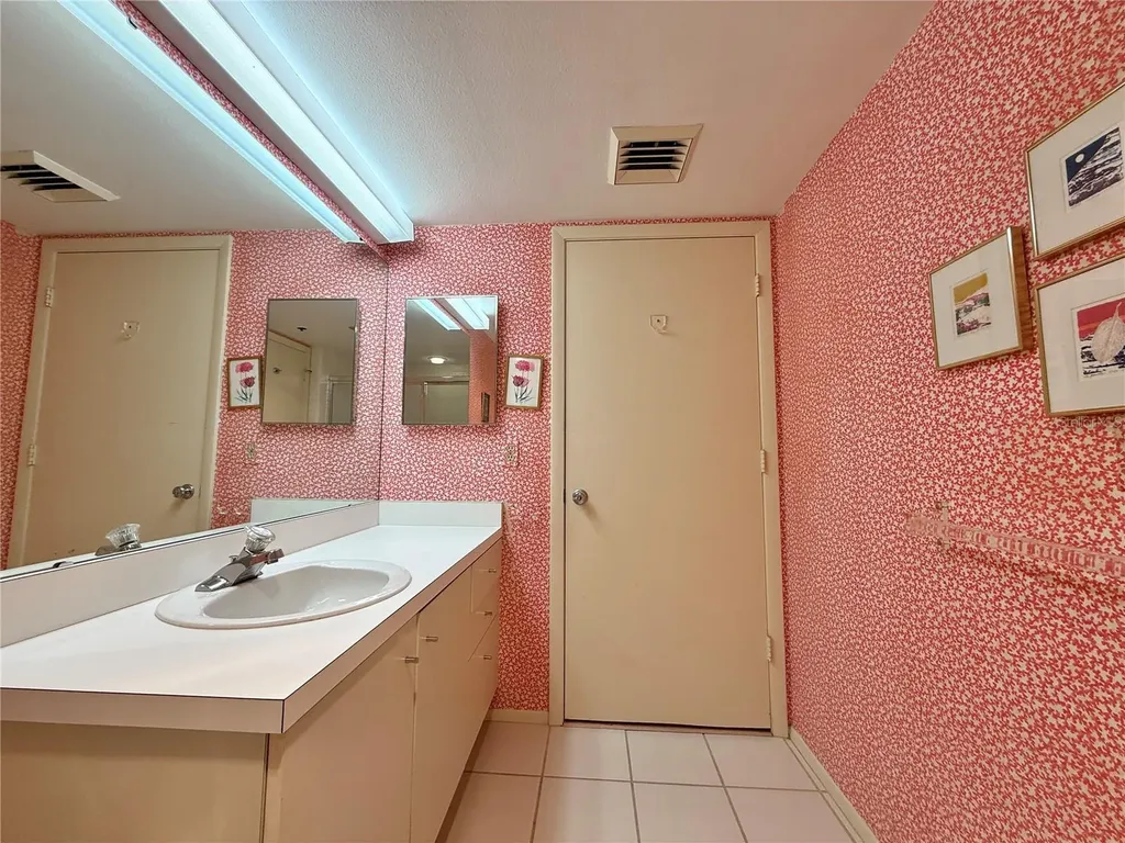 1135 Gulf Of Mexico Drive Longboat Key FL 34228