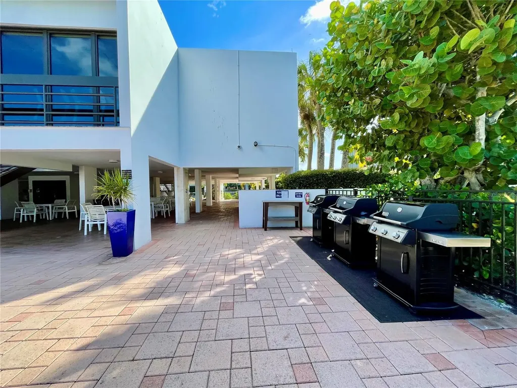 1135 Gulf Of Mexico Drive Longboat Key FL 34228